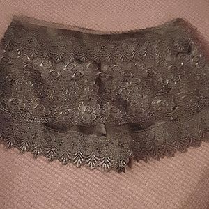 dressy summer petite  lace layers mini shorts looks like a skirt.